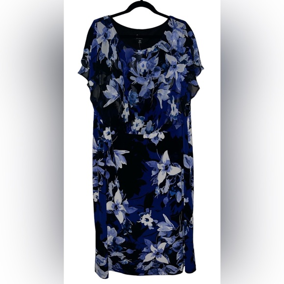 👗 NWT! Blue Floral Flutter Sleeve Dress - Picture 2 of 7